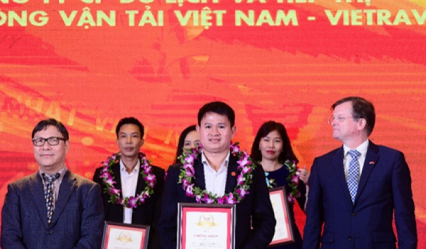 Vietravel vinh dự 3 năm liên tiếp dẫn đầu Top 10 công ty uy tín ngành du lịch - lữ hành 2017 - 2019